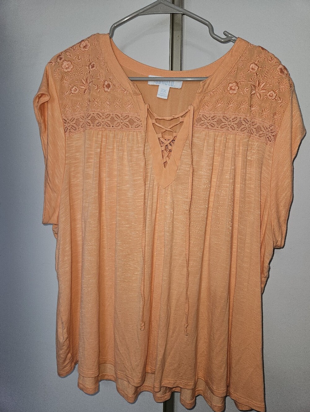 Women's Peach Lace-Accent Short Sleeve Top, plus size